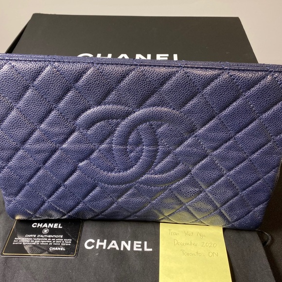 Chanel Clutch - Picture 1 of 4